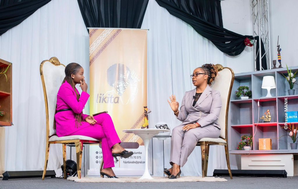 Pour mes Reines Congolaises 🫅🏽 :

La féminité est un précieux don du ciel, mais nous, femmes, devons garder en tête qu’elle n’est pas forcément gage de compétence. Nous devons souvent nous outiller avec deux fois plus de détermination pour compétir efficacement avec nos