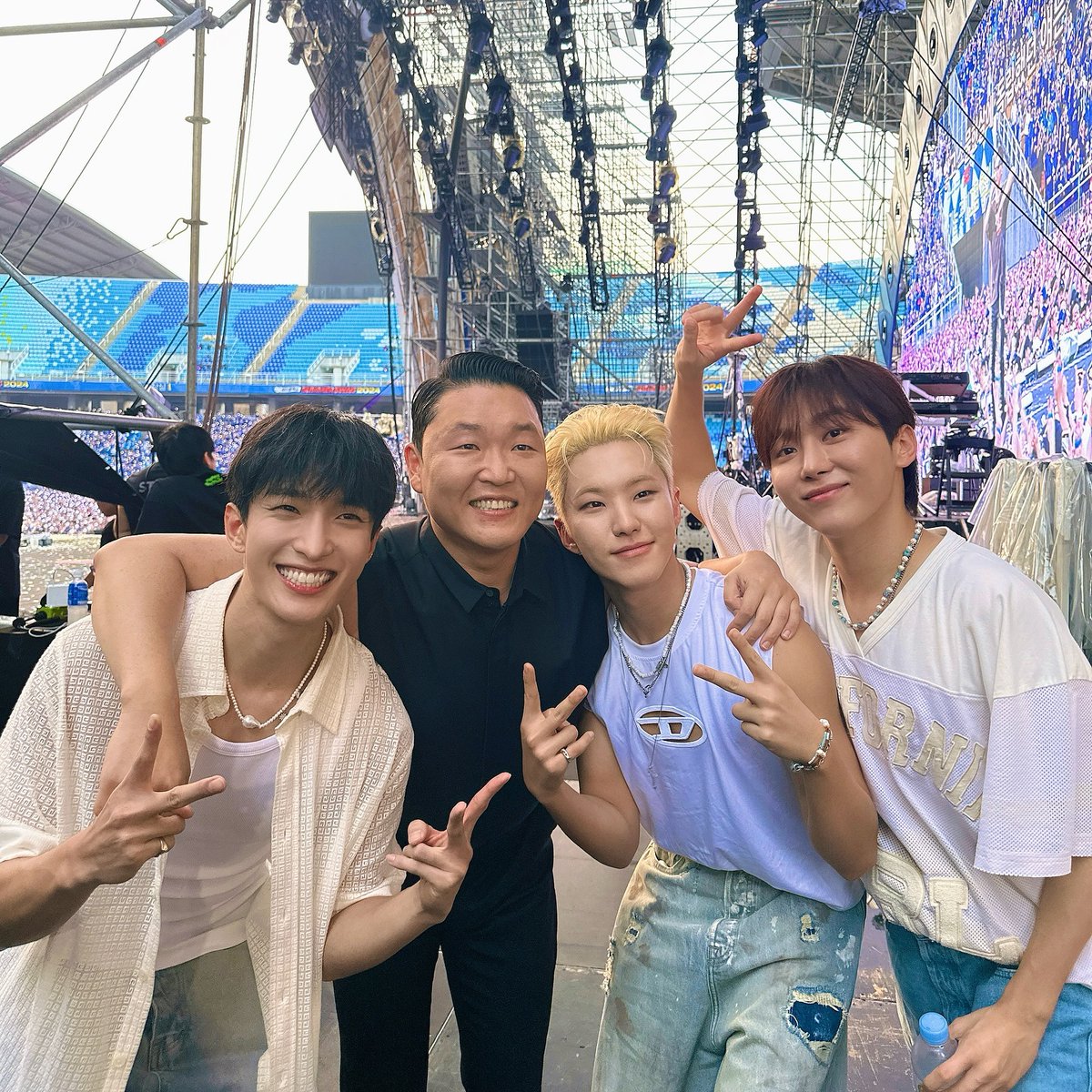 updatingsvt's tweet photo. [#INSTAGRAM] 240824 HOSHI #호시

🐯: 🩵 
so this is summer
it was the best🥹
thank you💕💕💕💕💕
@.42psy42 
#.summerswag2024 https://t.co/R5Oz05QCkJ