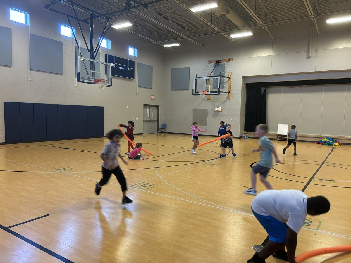 Low on subs? Coach England can step in! Had so much fun coaching PE with some first and second graders🖤