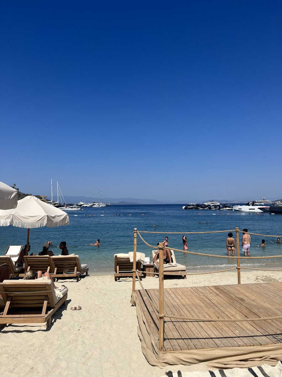 The Gunslinger tweet media