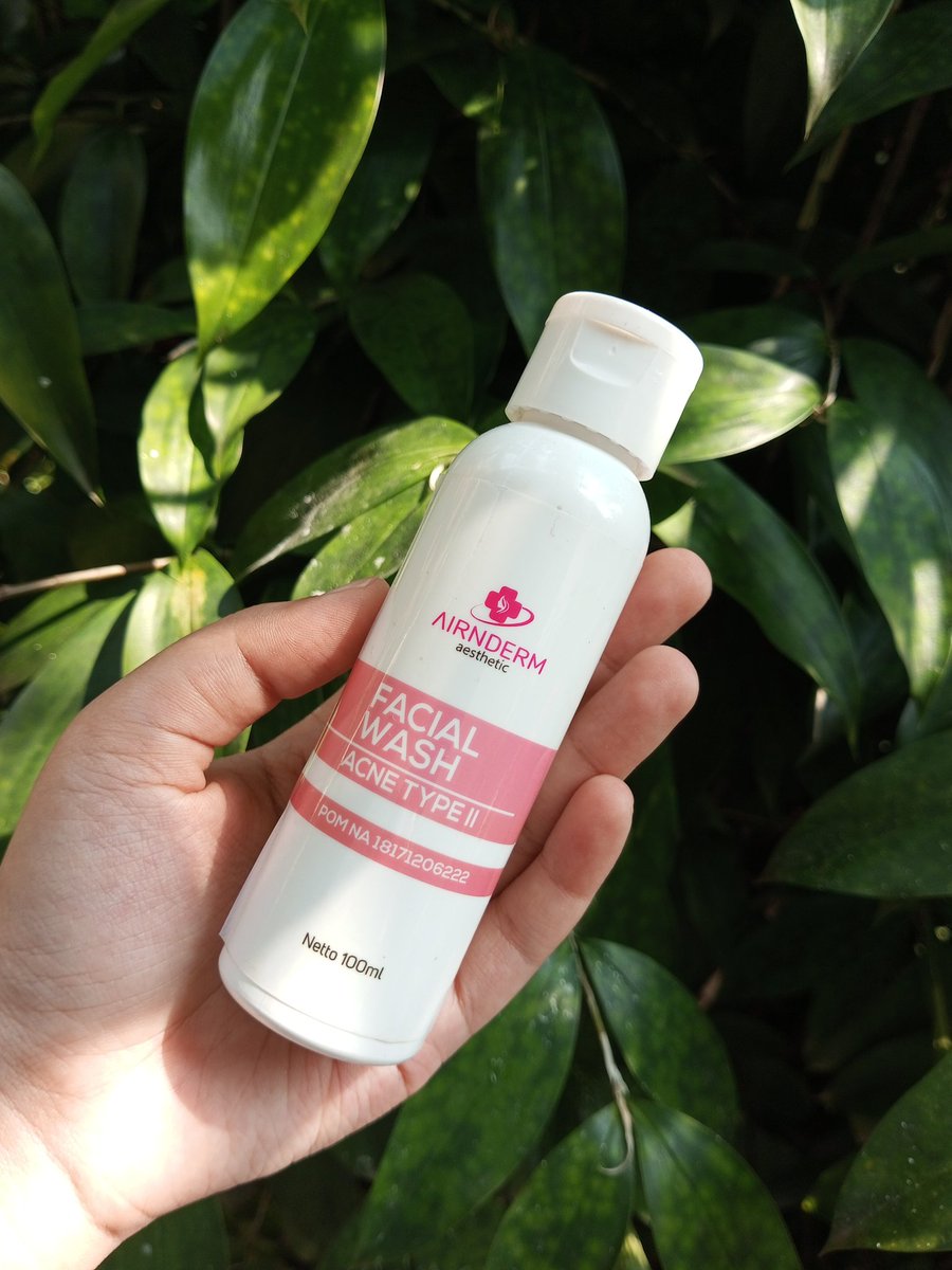 Siapa yang pick me kalau soal sabun cuci muka? Aku ✋🏻😊 kalau salah sabun cuci muka, antara bikin muka jadi ketarik, beruntusan atau engga jerawatan. Untungnya pas pakai <a href="/airinbeautycare/">Airin Skin Clinic</a> Facial Wash Acne Type 2 ini engga begitu 🙂‍↕️

#RacuninSkincare