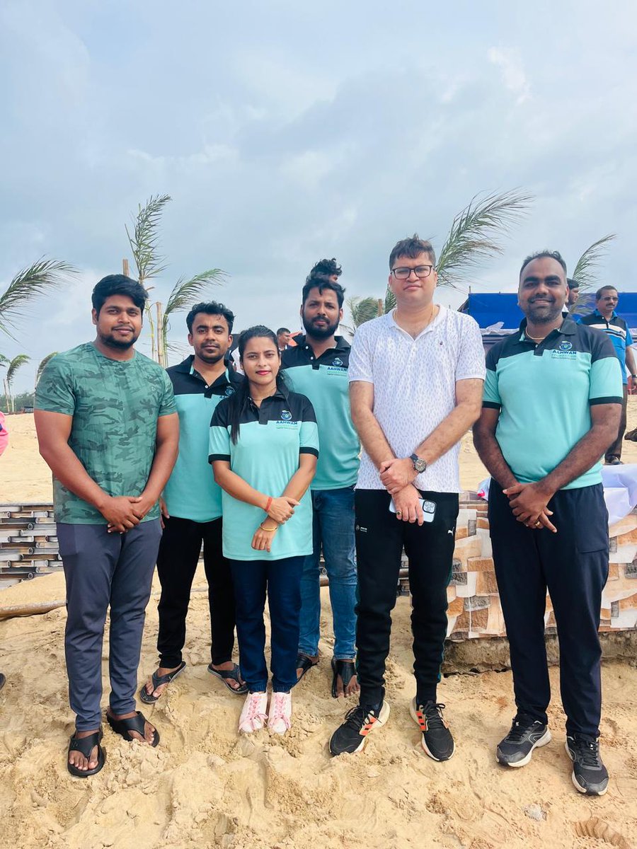 Aahwanofficial's tweet photo. Honored to join the massive beach cleaning and no plastic awareness campaign organized by @PdpMnc_2002 on Local Self Government Day 2024.
Together, we're making a difference for a cleaner, greener future. 🌍  #PlasticFree
#CleanBeaches 
@SatpathyLive 
@SampadSwainBJP https://t.co/P6guLnGyik