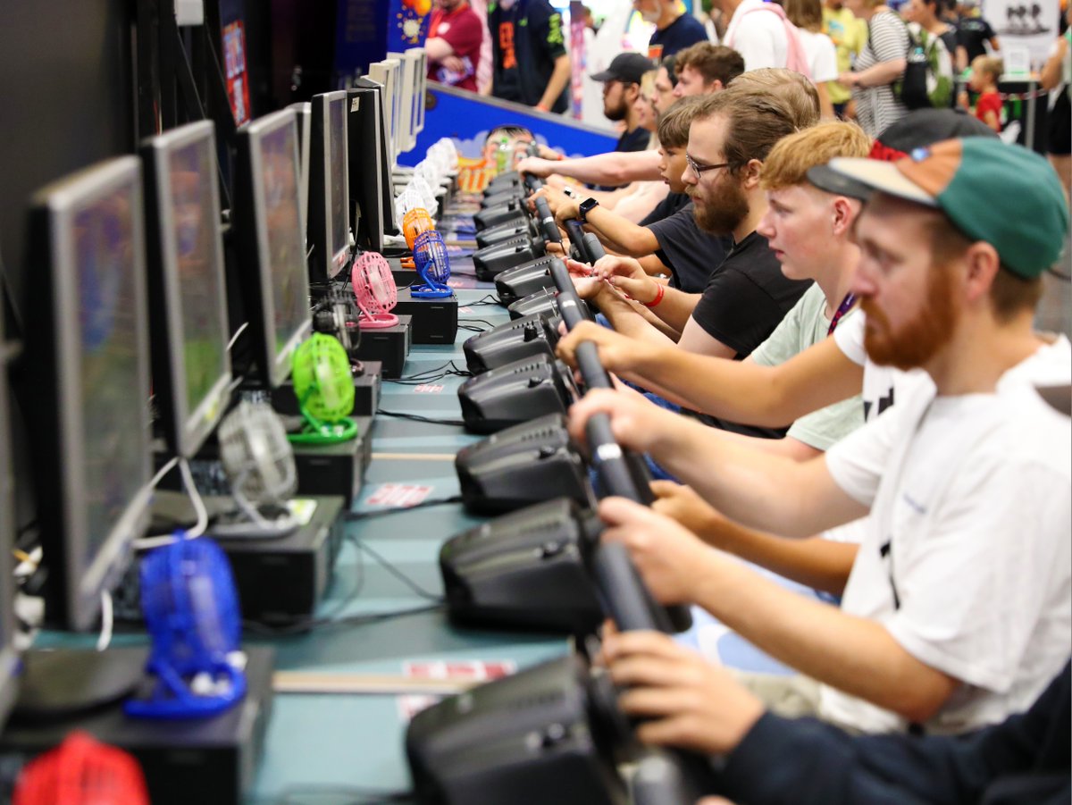 gamescom tweet media