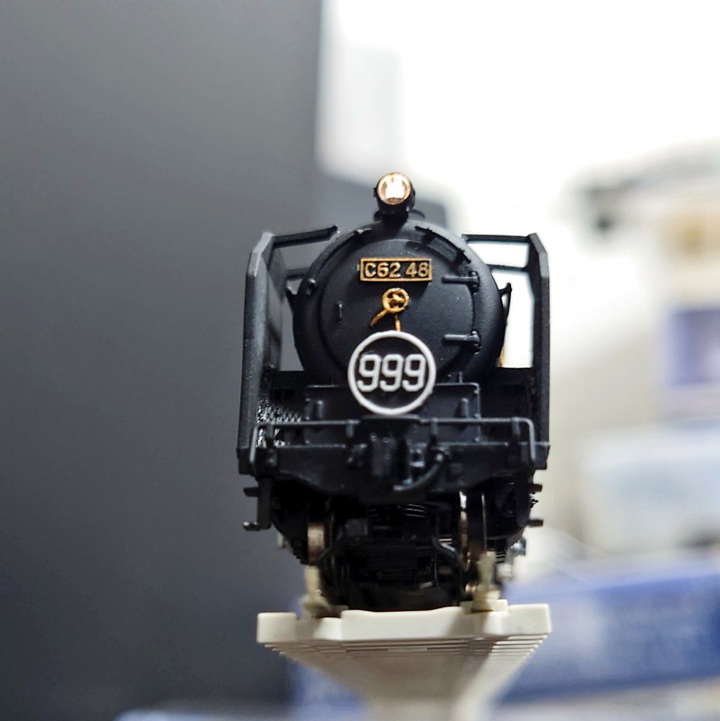 銀河鉄道物語　999   

JAMで購入したDENSHA.MEさん（<a href="/MeDensha/">DENSHA.me ®</a>）の 常点灯ライトユニットを組み込みました！
明るさはいい感じ！取り替えるだけだから簡単でいい！
ずっと欲しかったものが手に入り嬉しいです！