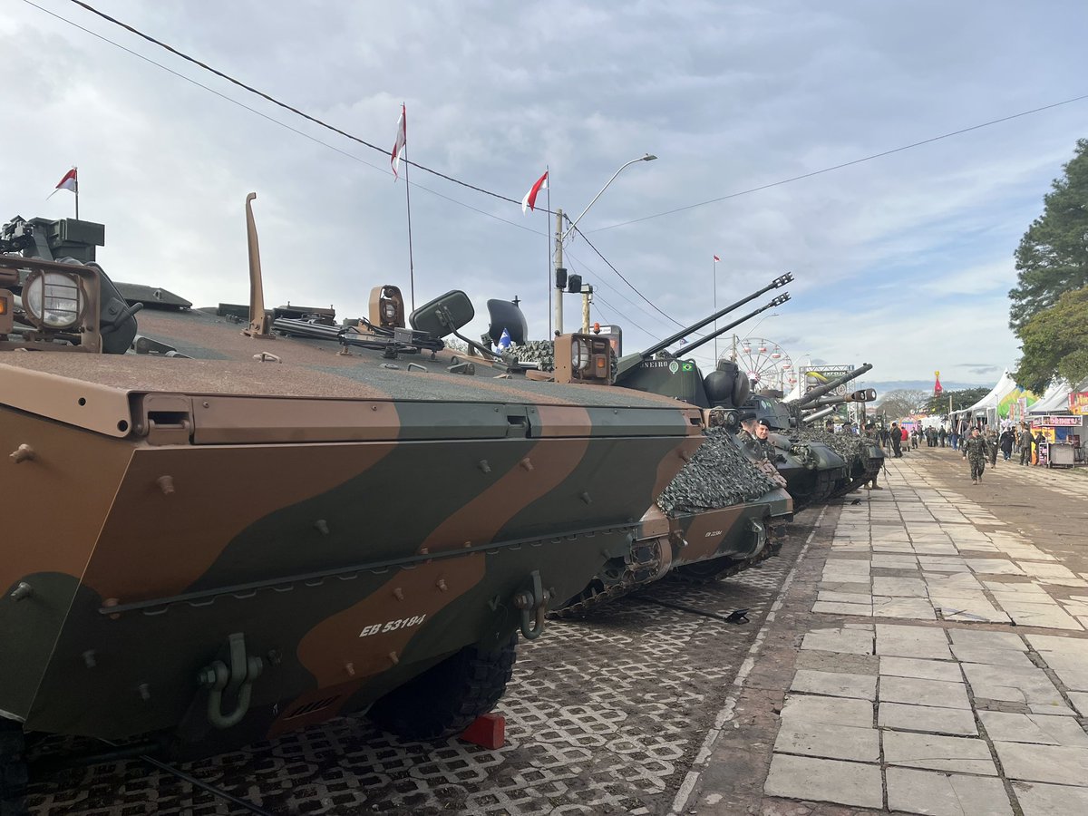 CmdoCMS's tweet image. Começa hoje a Exposição Temática do @exercitooficial na #Expointer em Esteio/RS. Materiais, equipamentos e serviços empregados na #OperaçãoTaquari2 podem ser conferidos pelos visitantes.