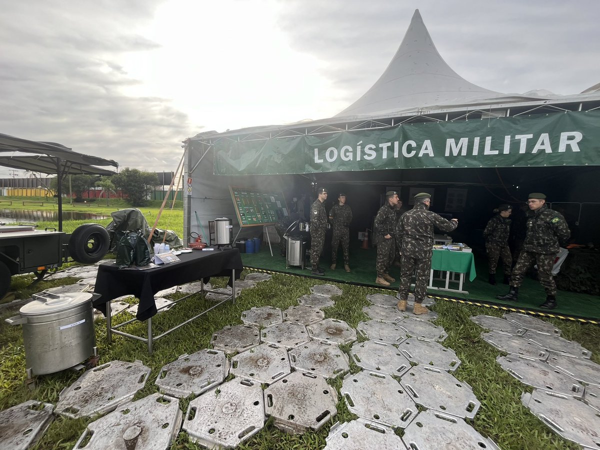 CmdoCMS's tweet image. Começa hoje a Exposição Temática do @exercitooficial na #Expointer em Esteio/RS. Materiais, equipamentos e serviços empregados na #OperaçãoTaquari2 podem ser conferidos pelos visitantes.