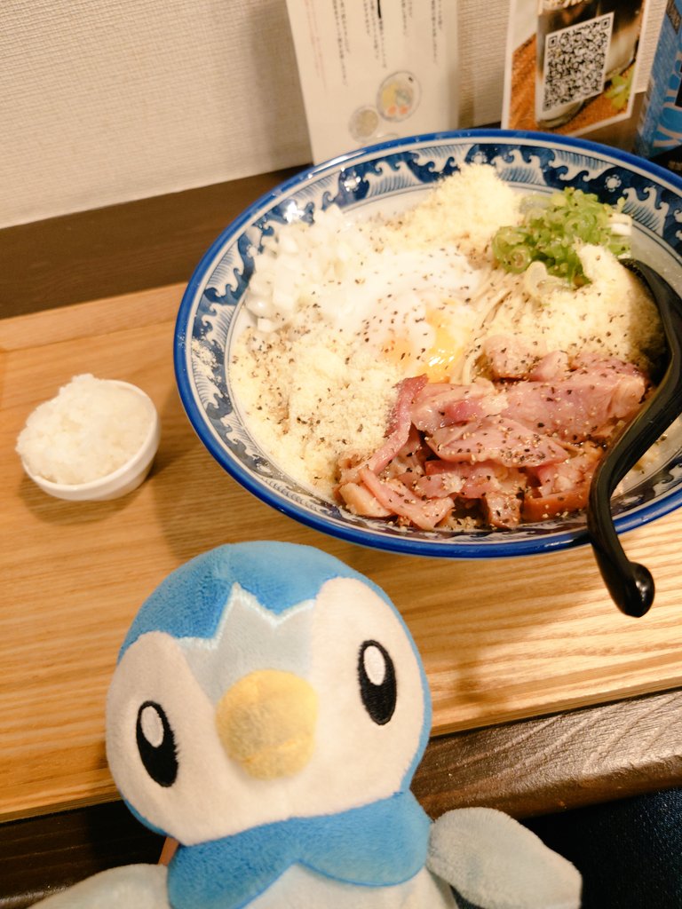 renkin_0136's tweet photo. KUMAGAYARAMENSTANDさんに行ったぽちゃ✨
鶏ボナーラ➕リゾット➕焼き餃子➕コラボチーズケーキ➕黒烏龍茶
実は初？の鶏ボナーラはまぜまぜしてみると(  ᵒ̴̷͈ωᵒ̴̶̷͈ )✨️
うんま❣️😊❣️
鶏さんの優しさとスープが絶妙なバランス( •̀ θ •́ )
リゾットにして完食
ケーキもかなり︎︎👍︎︎︎
 #KRS https://t.co/Sxm5zRAxAx
