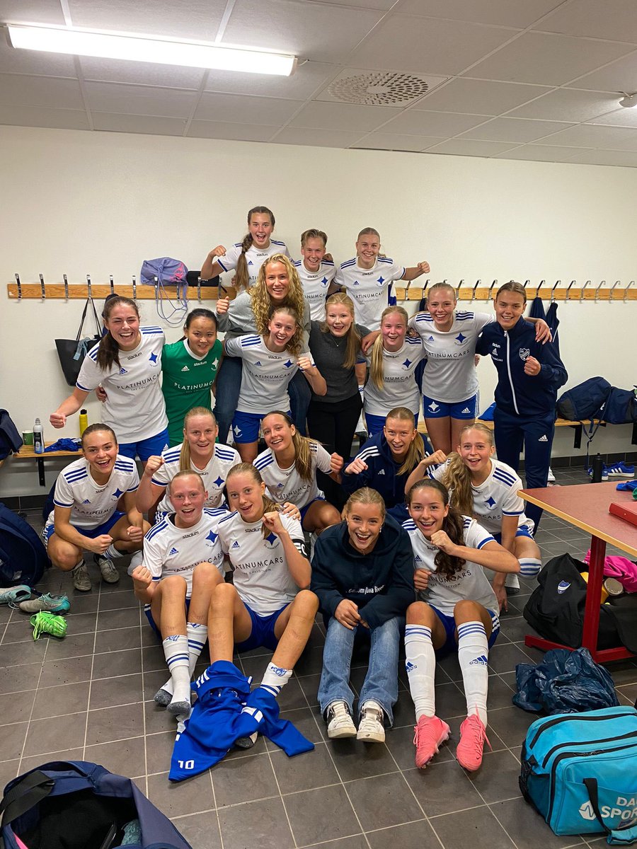 Seger i derbyt med 1-0 mot Linköping.
Det var inte vackert, men otroligt viktiga poäng!💙👏
Nu hoppas vi damerna vinner dom också💪
#ifknorrköping #f17