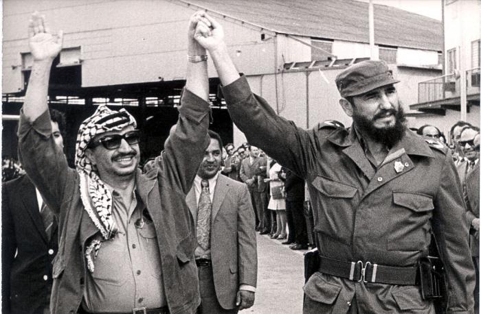 Yasser Arafat cumpliría hoy, 24 de agosto, 95 años, pero una muerte de dudosas circunstancias terminó con su vida el 11 de noviembre de 2004.
#Cuba por la paz en Palestina.