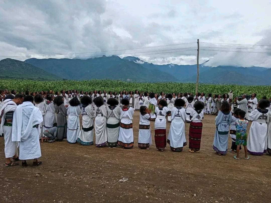Goyteom37's tweet photo. #Day-3
A colorful celebration of #Ashenda continues in Mekhoni, drawing participants from different districts of South Tigray. @AtsbhaGebreegz2
#AshendatoUNESCO #ኣሸንዳኣብትግራይ2016 #ashendaintigrai2024 https://t.co/KzoOJMRW89