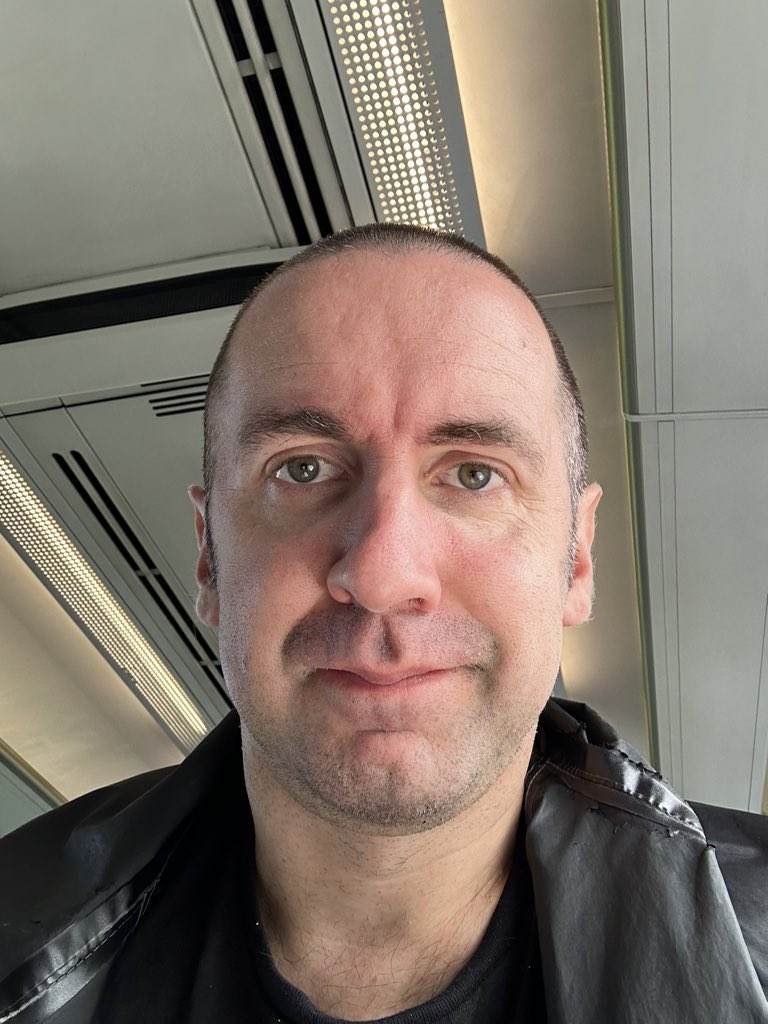 dlovell1986's tweet photo. London bound ! https://t.co/la98CU28aE