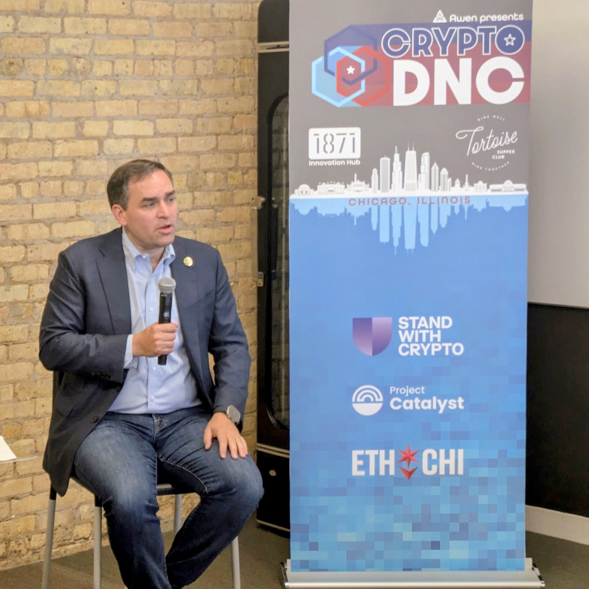 CryptoDNC tweet media