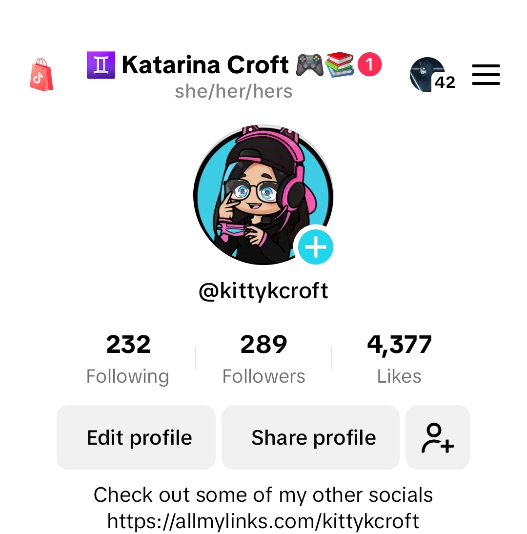 kittykcroft's tweet photo. I am almost at 300 followers in both my twitch and TikTok. Can y'all help a girl out and go hit that follow button please!!! https://t.co/F3yWcGcXow