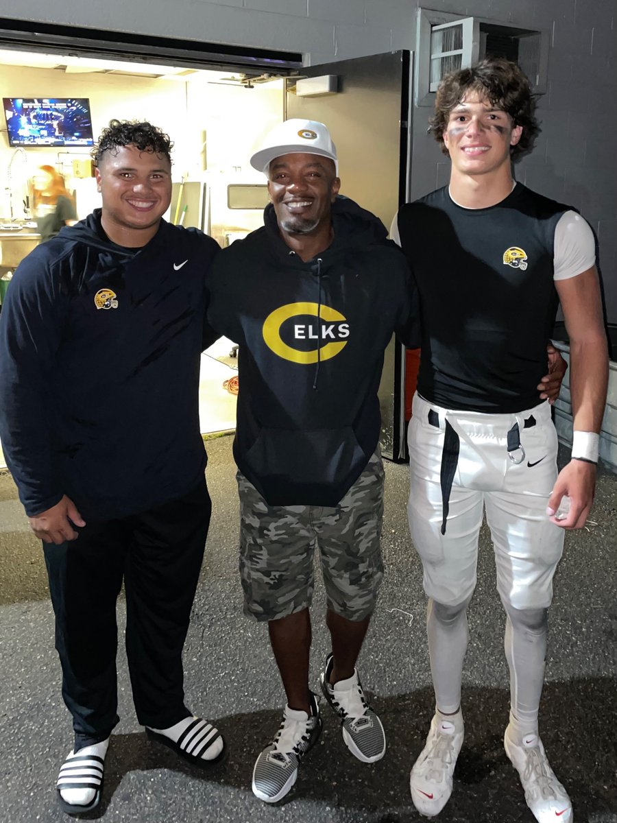 FoundMyWayInc1's tweet photo. What a great team win last night for the Elks. The dynamic duo combined put up 242 yards and 4 touchdowns. The fireworks at the end of the game was as bright as it got for Lakota east. 🐍 @shanecole05  🪨 @johnson_parker2 #ontothenextone https://t.co/efuWvEmkOS