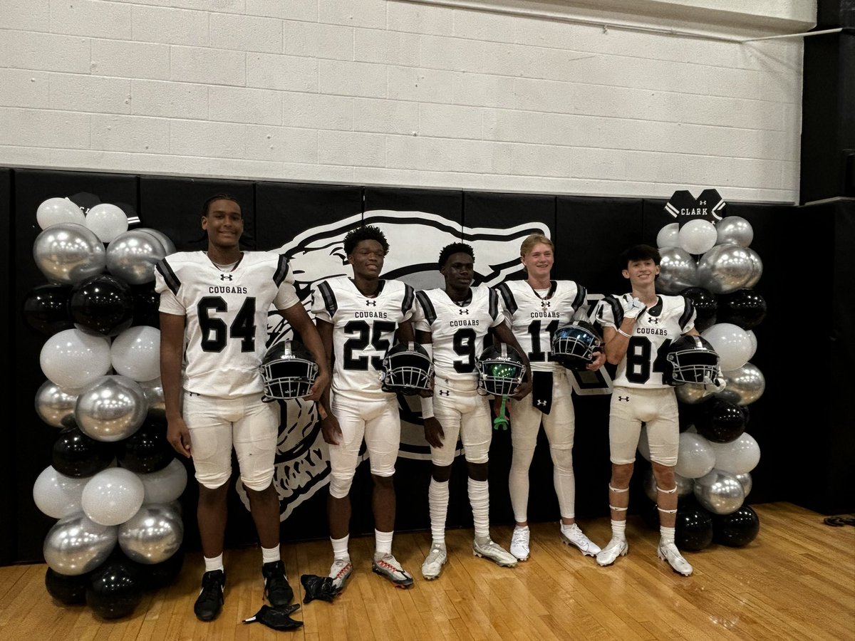 aguirrereads's tweet photo. These Hobby Hawks are now sophomores playing for Clark Varsity. Coach Smeby and Coach Yotter helped prepare them for this new challenge. Coach Maldonado started with them in 7th grade. 💜💛🐾🩶🖤 #allin #RootedHobby #RootedClark https://t.co/9WPeOQyMmR