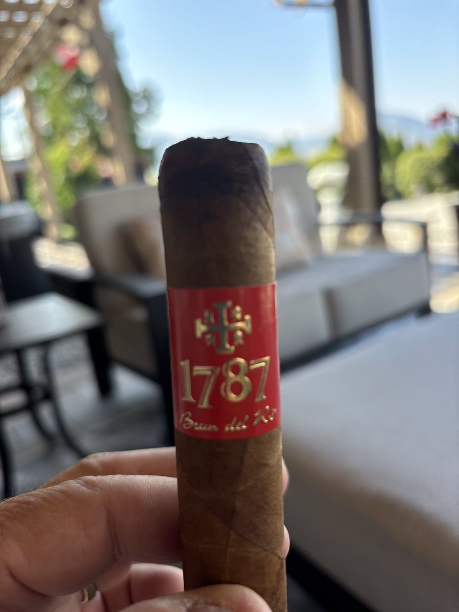 Not a bad cigar. Black pepper and dark chocolate notes. Nice draw and even burn. Coupled with a Woodford Reserve double-oaked bourbon!