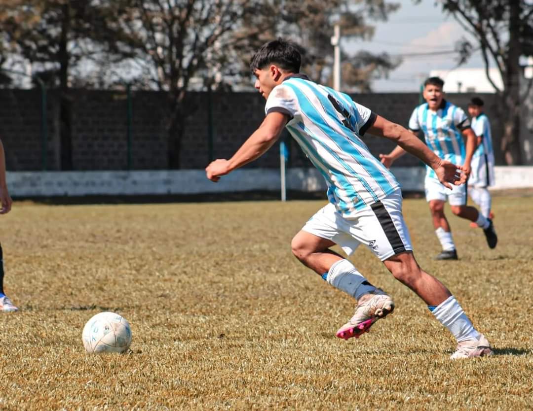 PUCAT15's tweet photo. #InferioresLPF ⭐️⚽️ / #8va
.
📍#Resultados 🆚️ #RacingClub 
.
⏬️ Perdió 0 a 2 de local
.
#ArribaLosCorazones 👆🏽🩵 https://t.co/eBcIMQ937O