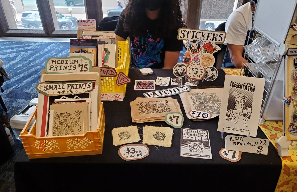 DemonAttackZone's tweet photo. TABLING IN DENFUR AA!!!!! HIIIII https://t.co/72JupKyFQK