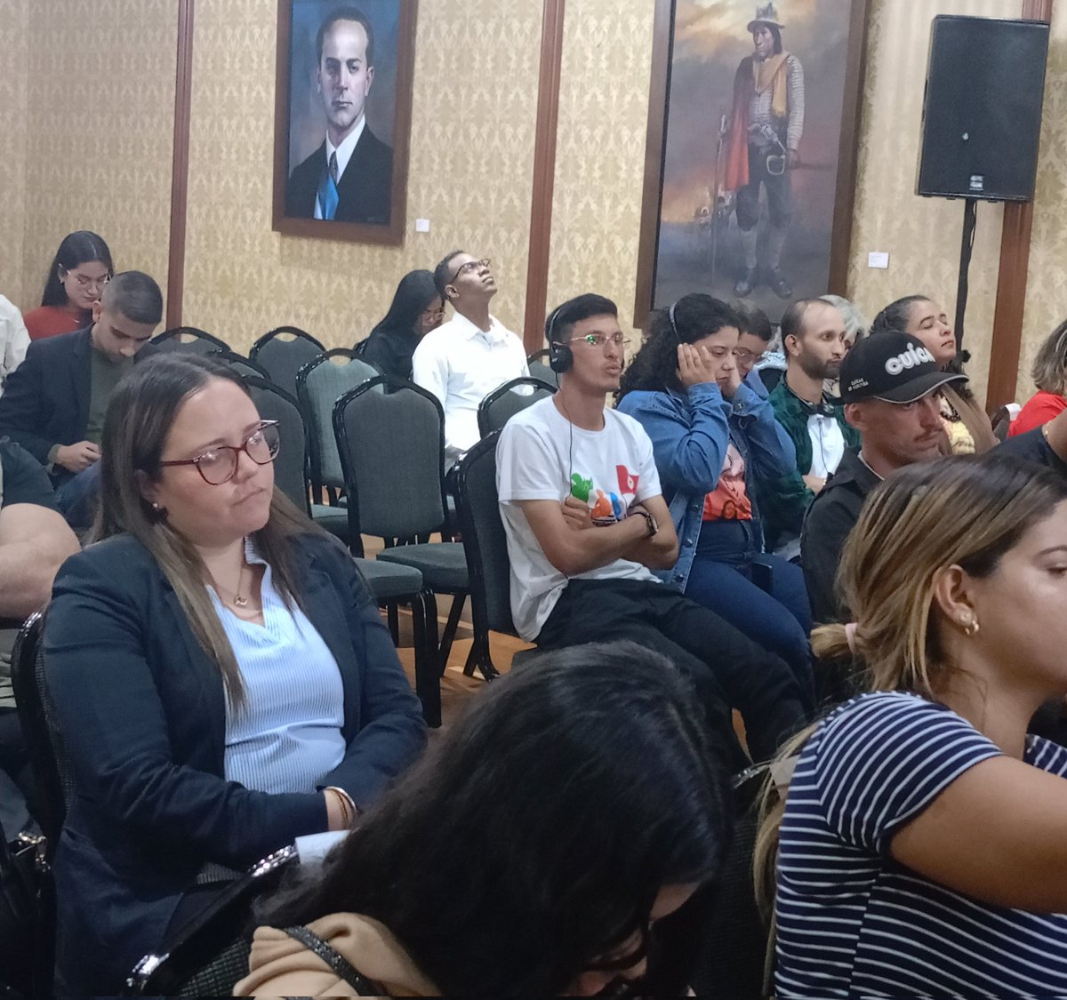 El plan de manipular elecciones lo aplican en cualquier lugar para revertir procesos que no sean afines al imperialismo, dice el Canciller de #Venezuela Yván Eduardo Gil Pinto, en conferencia que se desarrolla en estos momentos. #Cuba #CDRCuba