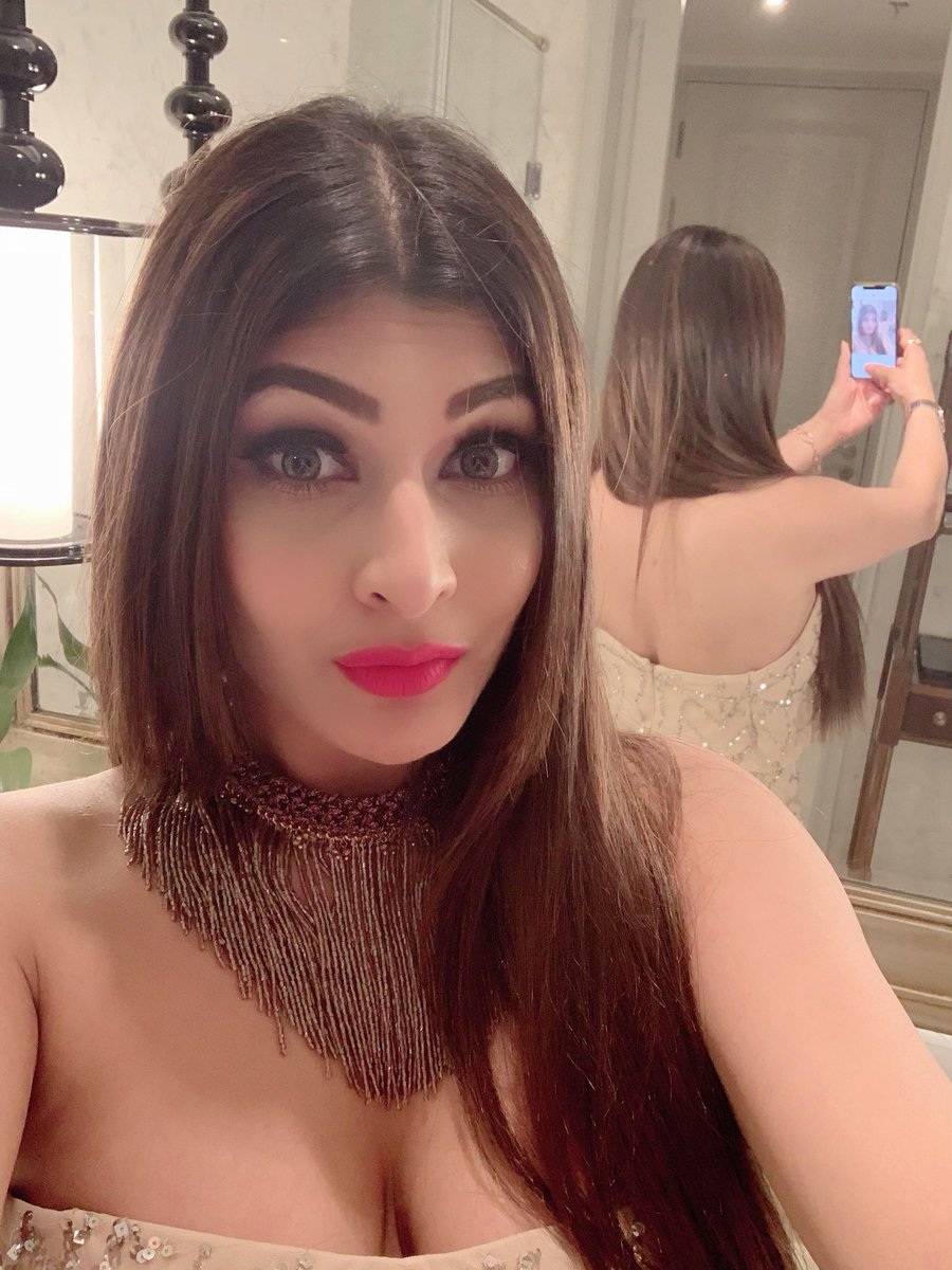 ushmatyagi's tweet photo. Filters ka kamaal 😝
#ushmatyagi #selfie #selflove #simplemakeup #fashionista #pinklips #trending #follow #thetipsywanderer https://t.co/JrQq0u3TMv