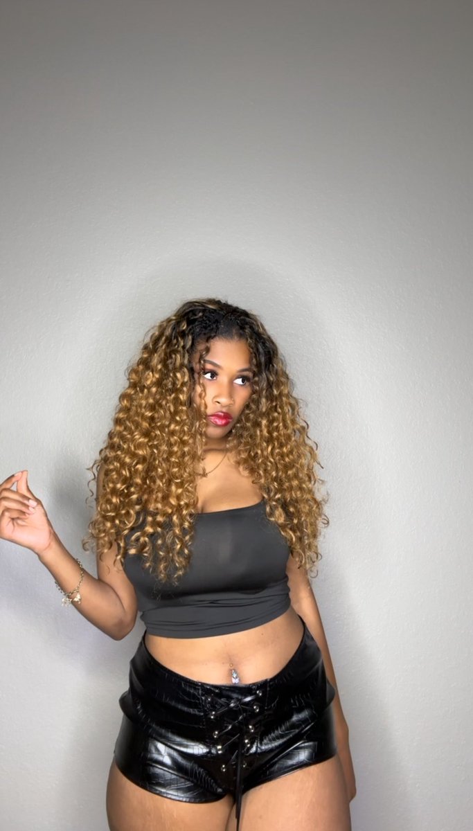 Therealklashae's tweet photo. 🖤 https://t.co/ccQJ2oyWGT