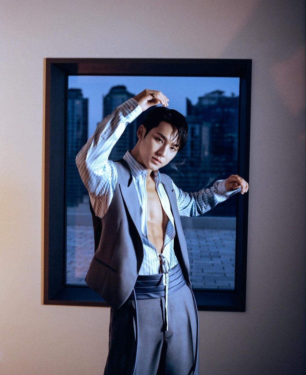 ㅤ ️️

From the carefully curated outfits to the striking poses, this shoot highlights my versatility and the unique flair i brings to every project.

ㅤ ️️