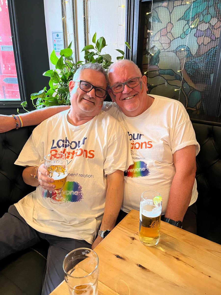 DonLeesonLRA's tweet photo. This is @LRA_NIreland. For everyone. Come join us next time we’re recruiting 🌈
#FoylePride https://t.co/z4gs6Zen6C