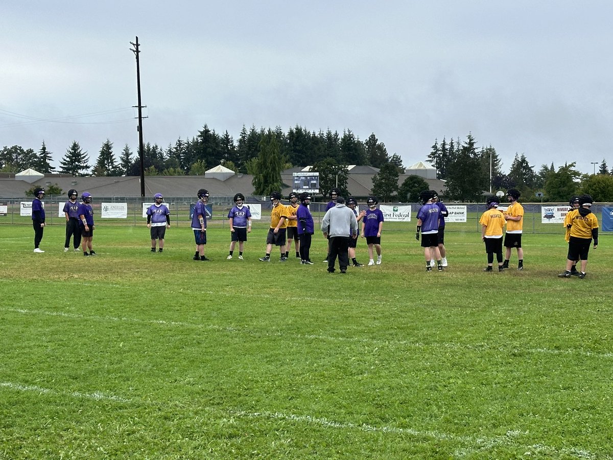 WolfFootballSHS's tweet image. A little rain can’t stop these Wolves!
#2adays #LetsEAT