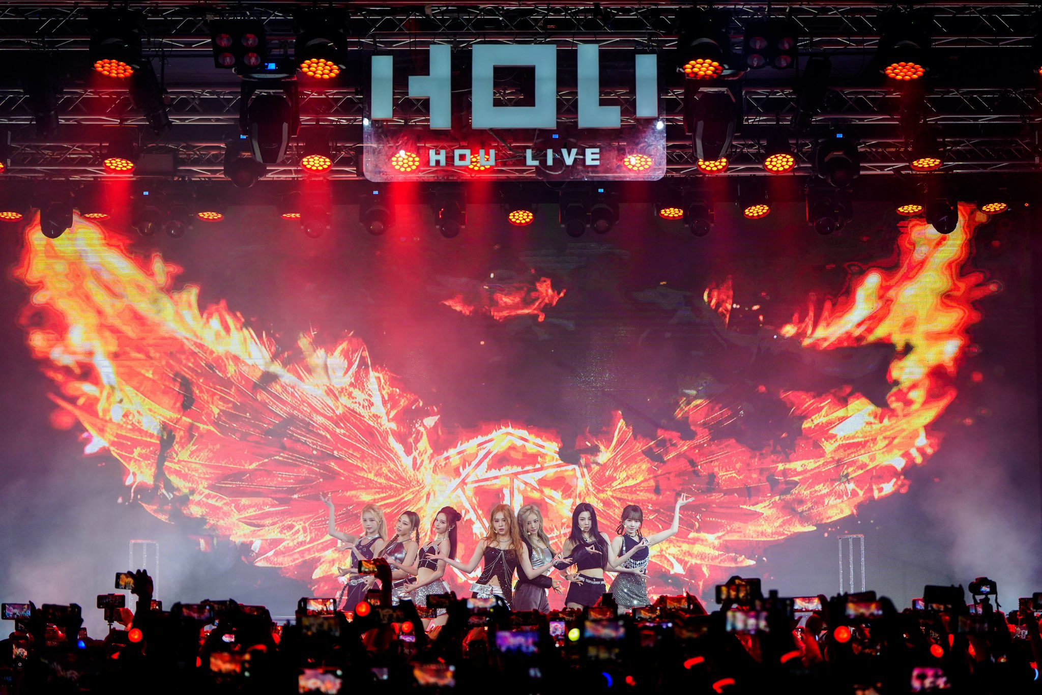 GVw3H4ZaQAA7Kq5?format=jpg&name=large