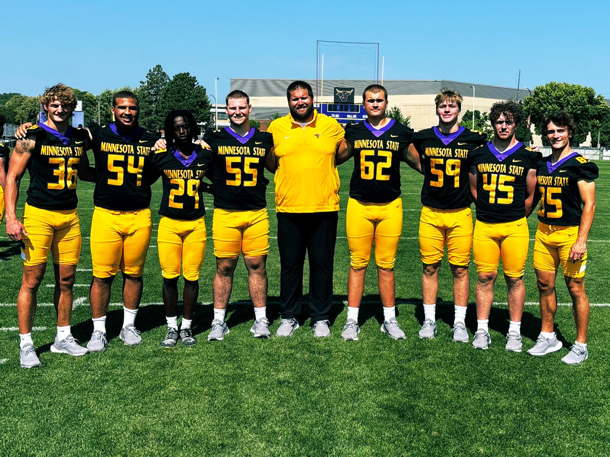 Chad Henning (@coachhenning75) on Twitter photo One of my favorite moments to end fall camp is to get the freshmen #WIMavs all together. Special group here, very grateful to all of them for choosing MSU! 🤘🏽😈
<a href="/JeffersonMobry/">Jefferson Mobry</a> <a href="/KameronBurns12/">Kameron Burns</a> <a href="/elitoobreezy/">Elijah Brown</a> <a href="/KluckConnor5/">Connor Kluck</a> <a href="/RihaBraxton/">Braxton Riha</a> <a href="/sambossman_/">Sam Bossman</a> <a href="/braden652/">Braden Anderson</a> <a href="/connor_stauff/">Connor Stauff</a> One of my favorite moments to end fall camp is to get the freshmen #WIMavs all together. Special group here, very grateful to all of them for choosing MSU! 🤘🏽😈
<a href="/JeffersonMobry/">Jefferson Mobry</a> <a href="/KameronBurns12/">Kameron Burns</a> <a href="/elitoobreezy/">Elijah Brown</a> <a href="/KluckConnor5/">Connor Kluck</a> <a href="/RihaBraxton/">Braxton Riha</a> <a href="/sambossman_/">Sam Bossman</a> <a href="/braden652/">Braden Anderson</a> <a href="/connor_stauff/">Connor Stauff</a>