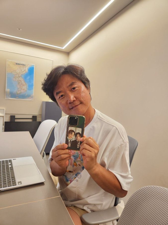 TOWN HALL. tweet media