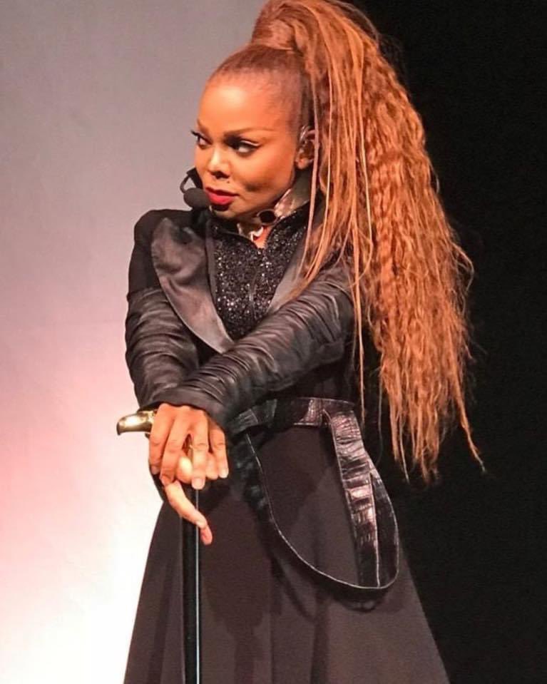darlene92680666's tweet photo. One Of My Favorite Pics
From #StateOfTheWorldTour
#Flawless @JanetJackson https://t.co/gwvB4dwktS