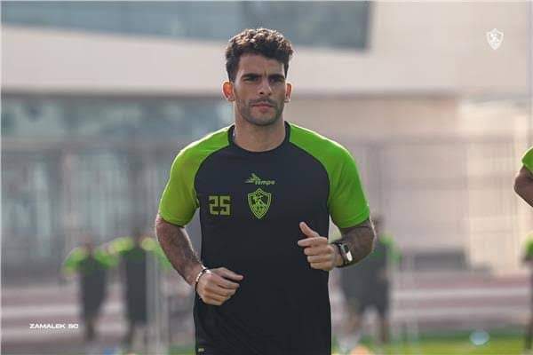 كامل ابو على فى المصري متكفل بكل شئ حتى غرامات الفيفا إللى تقطم الوسط دفعها وفتح القيد ده غير رواتب اللاعبين .. كل ده فى نادي ماعندوش موارد اصلا تخيل بقي الزمالك اللى هو من اغني الأندية وموجود فيه اكبر رجال الاقتصاد " لبيب وبيرزي وحسين السيد وعباس والاتربي
#بيع_زيزو_رحيل_المجلس