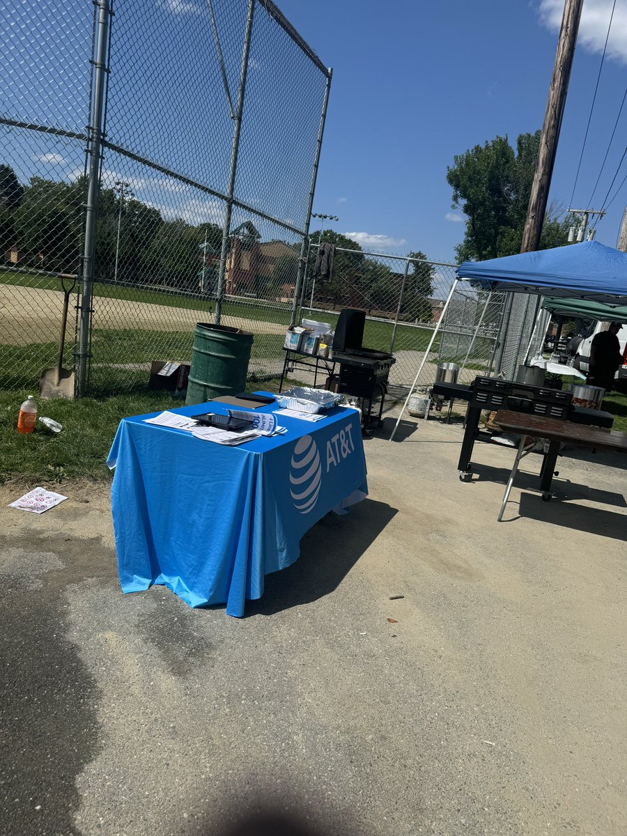 Here with connectivity  expert Javi ready to get some deals out to the community !
