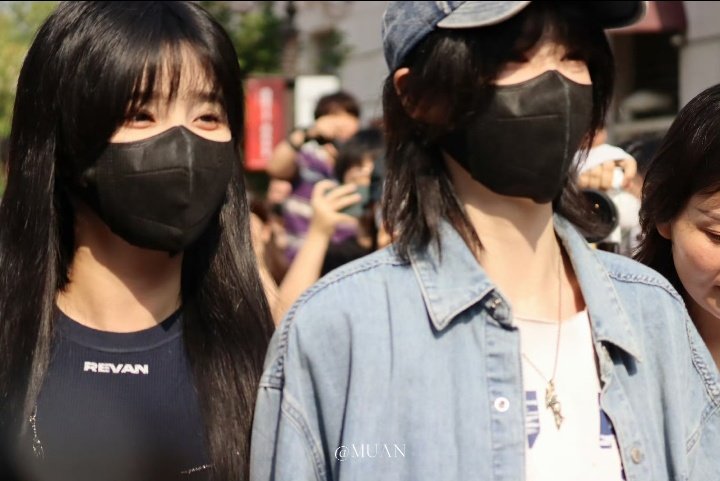 wkuwsf1's tweet photo. Live version without mask!! They're shy 🤭

It's been multiple times people saying they look alike but this time 100% sure they are long lost twin 😂 i can see 2 Tiancao or 2 Yunjie

#奉天承芸 #ftcy https://t.co/SH1kDGK7kL