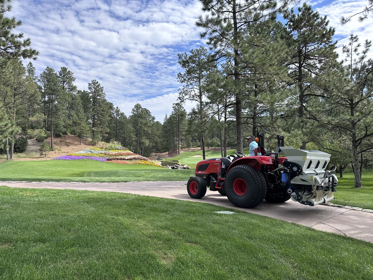 cliffwstewart's tweet photo. Good luck this weekend! #Fedexplayoffs @BMWchamps @CastlePines_Co @STECEquip @life_turf @BCSTEC9 @johnwwhite7 @STEC_BR @fieldandfairway @Colorado #WETJECT https://t.co/npIMoXaSUv