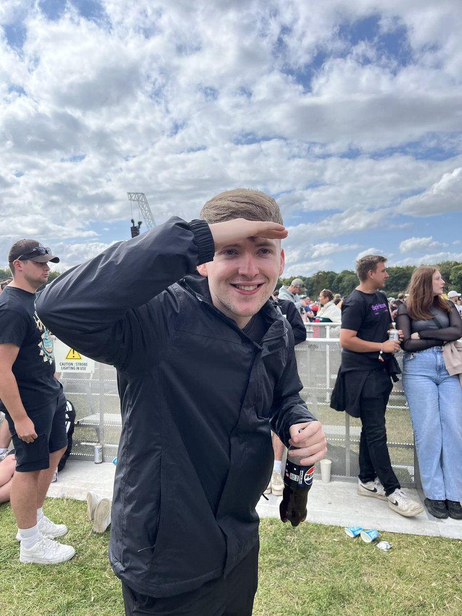 l0ngdivision's tweet image. #lookoutforeachother