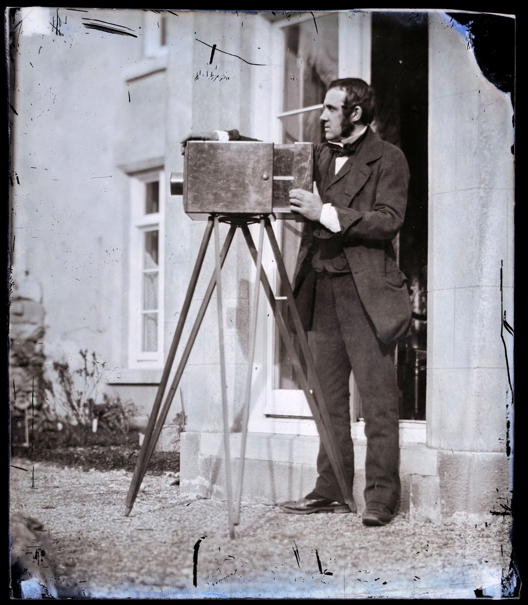 RealPreCinema's tweet photo. Llewelyn invented the #Oxymel process in 1856 using acetic acid, water and honey to preserve images within the Collodion process.
Now, glass negatives could be prepared in advance and #exposed as desired.
Below, John Llewelyn & his #Calotype camera and his apparatus, 1853. https://t.co/IghuMNjZR1
