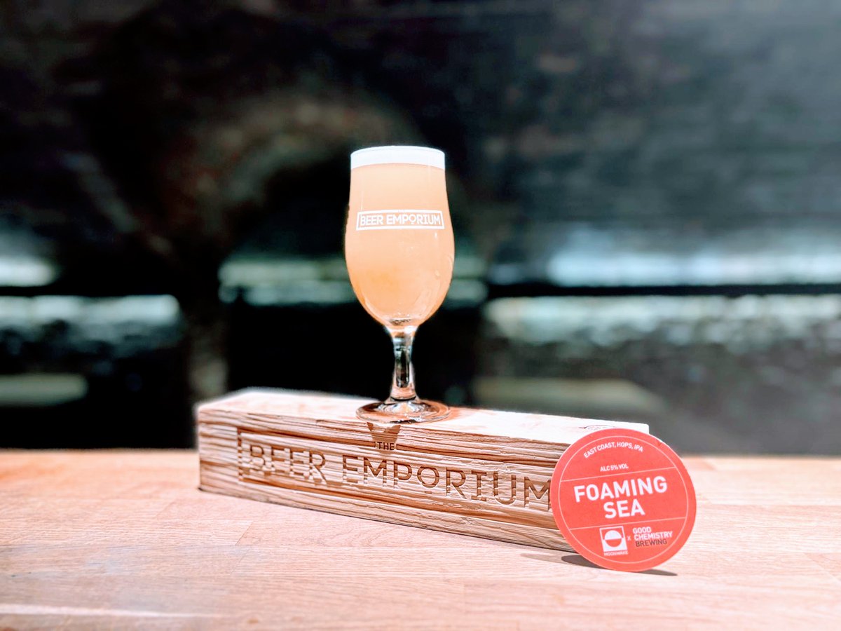 Why not ignore the bank holiday weather in the vaults with a cold beer 🍻 🌧 ☁️ 

Maybe this delicious West Coast IPA from @goodchembrew and <a href="/moonwakebeer/">Moonwake</a>
  
🍻 🫶

#welovebeer