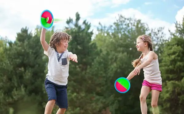 Cases4Hope's tweet image. Don't forget to have some backyard fun this weekend! 

A "toss and catch" paddle board ball game to develop some hand-to-eye coordination (no matter the age) in the most fun, outdoorsy way possible."

buzzfeed.com/jmihaly/outdoo…

#BackyardFun