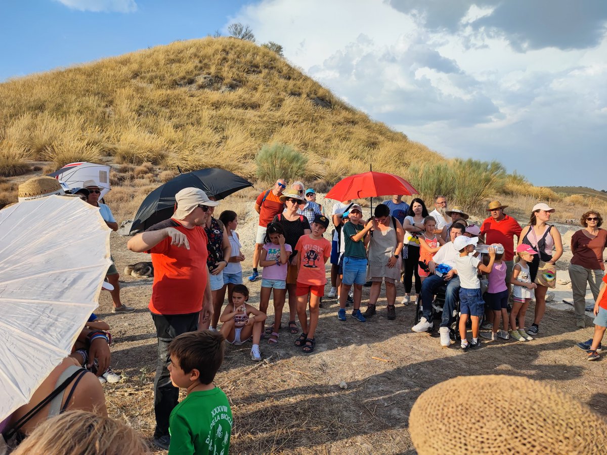 oCesar_oNada's tweet photo. El pasado jueves estuvimos en la jornada de puertas abiertas del yacimiento visigodo de Caraca, en #Driebes (Guadalajara)  

¡Muchas gracias a todo el equipo @alvarezjimenezd! https://t.co/E1XSk7olQl