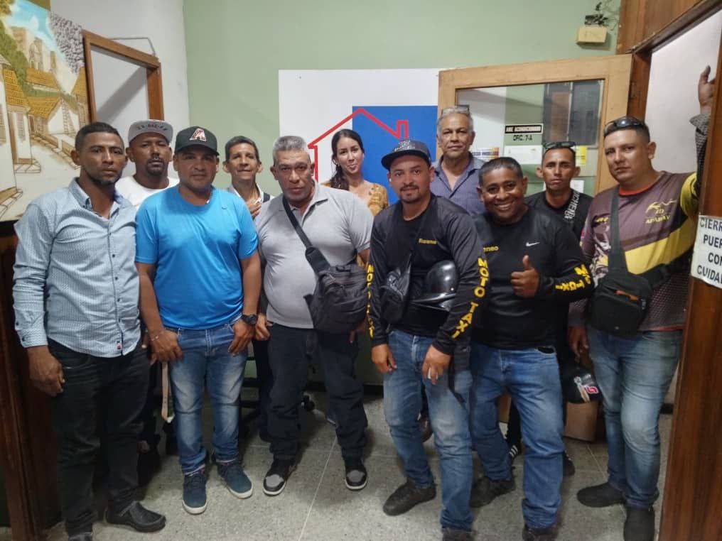 #Formación📚 Cooperativa JR Ateneo, Cooperativa Intendentes de Cua, estado #Miranda participan en el  Taller de Introduccion al Cooperativismo dirigido a Cooperativas recién constituidas
<a href="/NicolasMaduro/">Nicolás Maduro</a>
<a href="/AngelPComuna/">Comunero Angel Prado</a>
<a href="/EulaliaTabares/">Eulalia Tabares</a>
@ComunasVE_