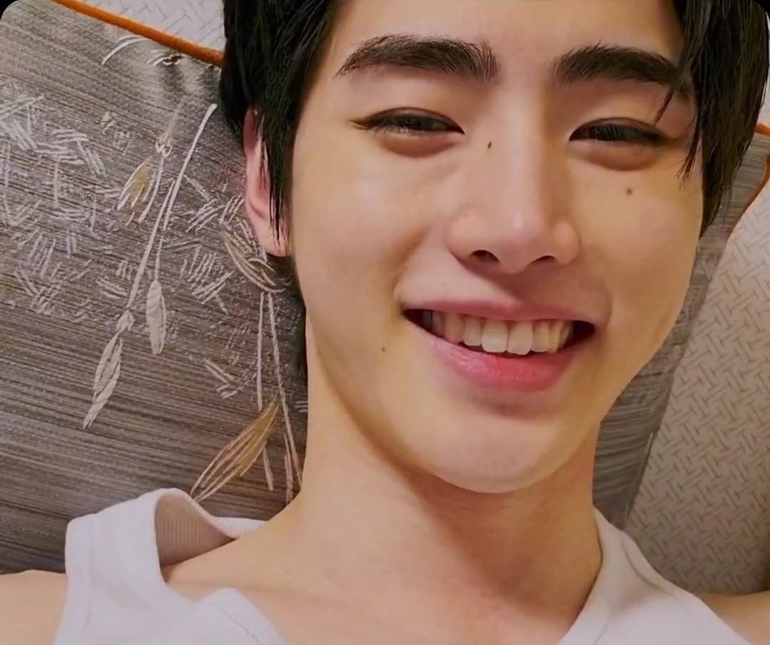 hourly_sh's tweet photo. sunghoon’s smile the prettiest 🥺 https://t.co/ZIexkUf9cF