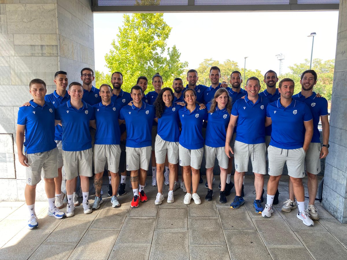 FGB_Baloncesto's tweet photo. 🙌🏼 Os nos@s colexiad@s preparan e dan a benvida á nova tempada dende Zaragoza!

Disfrutando de varias xornadas de aprendizaxe no Clínic de Pretemporada, os Grupos 1️⃣, 2️⃣ e 3️⃣ da Área Arbitral @baloncestoesp repasan a pasada tempada e comezan xa a preparar a 2024/2025 🏀 https://t.co/BlfagYBAFC