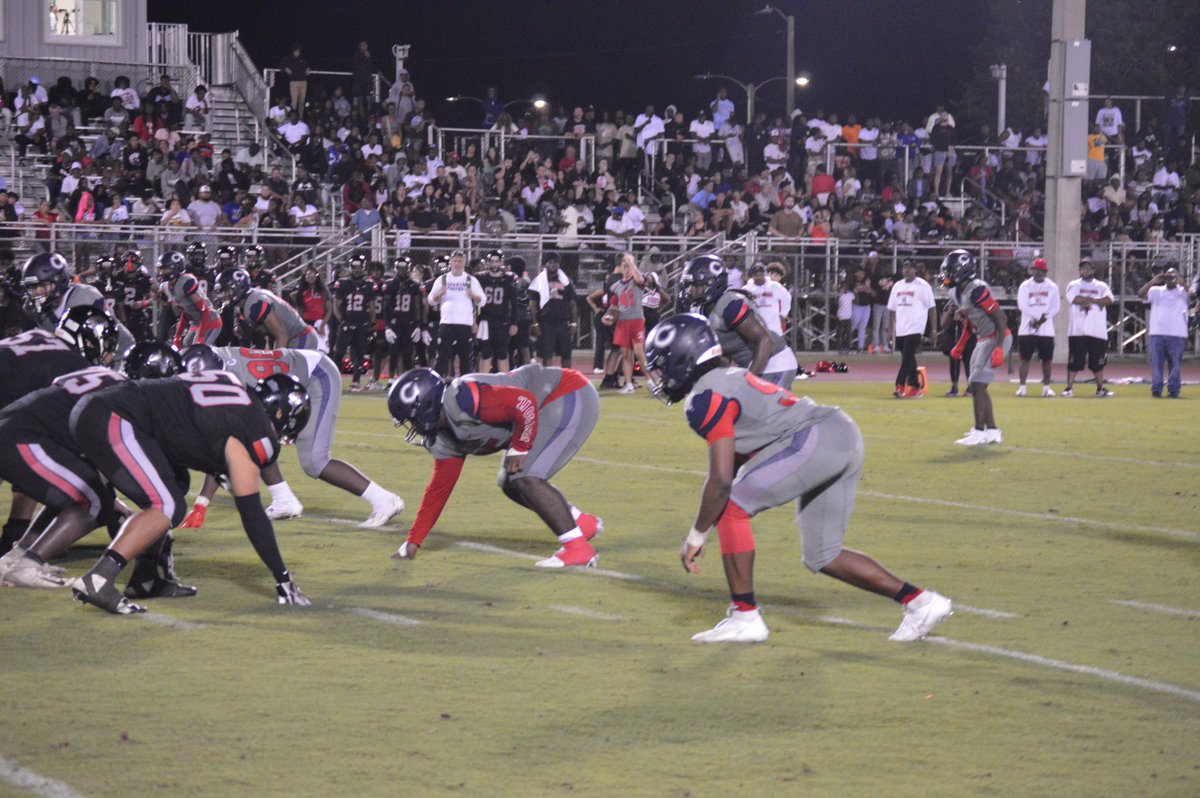 hezekiahdowns's tweet image. Wasn’t pretty but we got the win 17-14.  2 tackles and the pressure on passing downs!! 

#AGTG #ontothenextgame