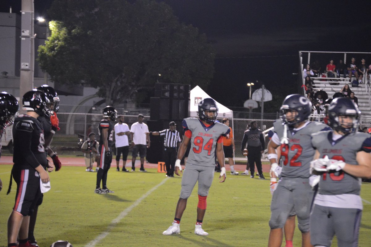 hezekiahdowns's tweet image. Wasn’t pretty but we got the win 17-14.  2 tackles and the pressure on passing downs!! 

#AGTG #ontothenextgame