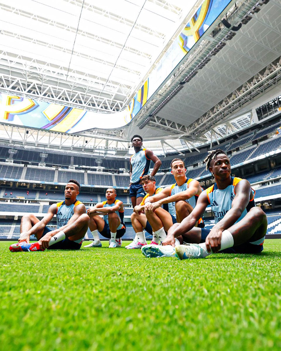 edermilitao's tweet photo. 🔥🤍 @KMbappe @atchouameni @Brahim @Lucasvazquez91 @vinijr https://t.co/wHmxsvUAmz