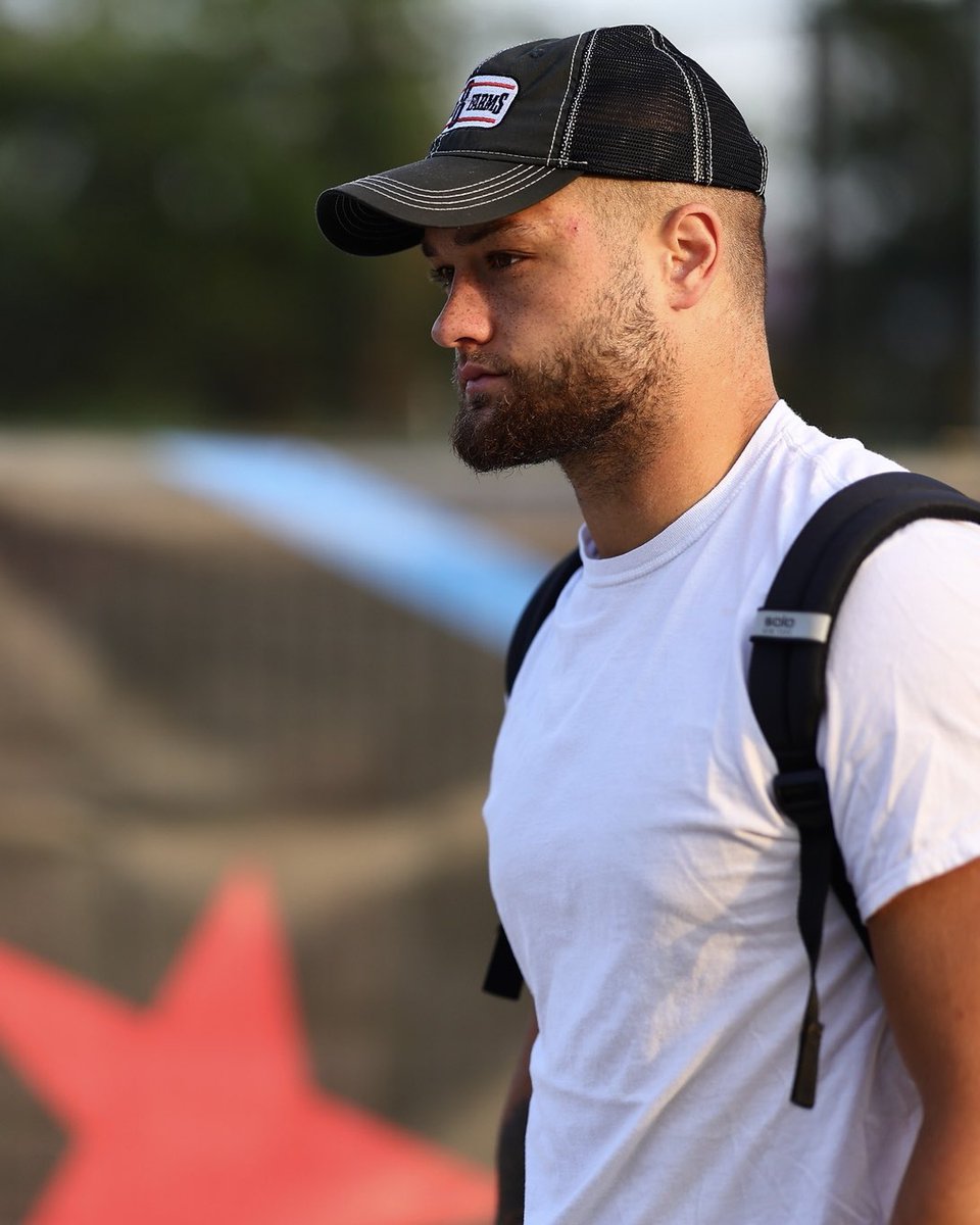 HoustonTexans's tweet photo. In the building for #LARvsHOU ‼️ https://t.co/fXzXiqhK4e