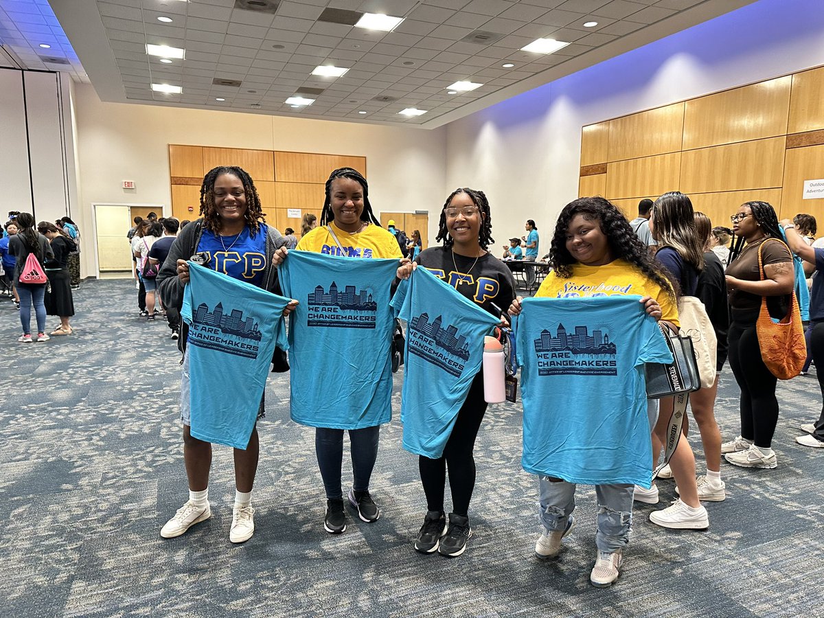 UNCG's tweet photo. Spartans are ready to serve our community for #SpartanServiceDay!

This annual university-wide day of service takes place during #UNCGRWW and provides students an opportunity to foster relationships with community partners while making an impact.
#UNCGWay #UNCGService https://t.co/XxLZefGdaZ