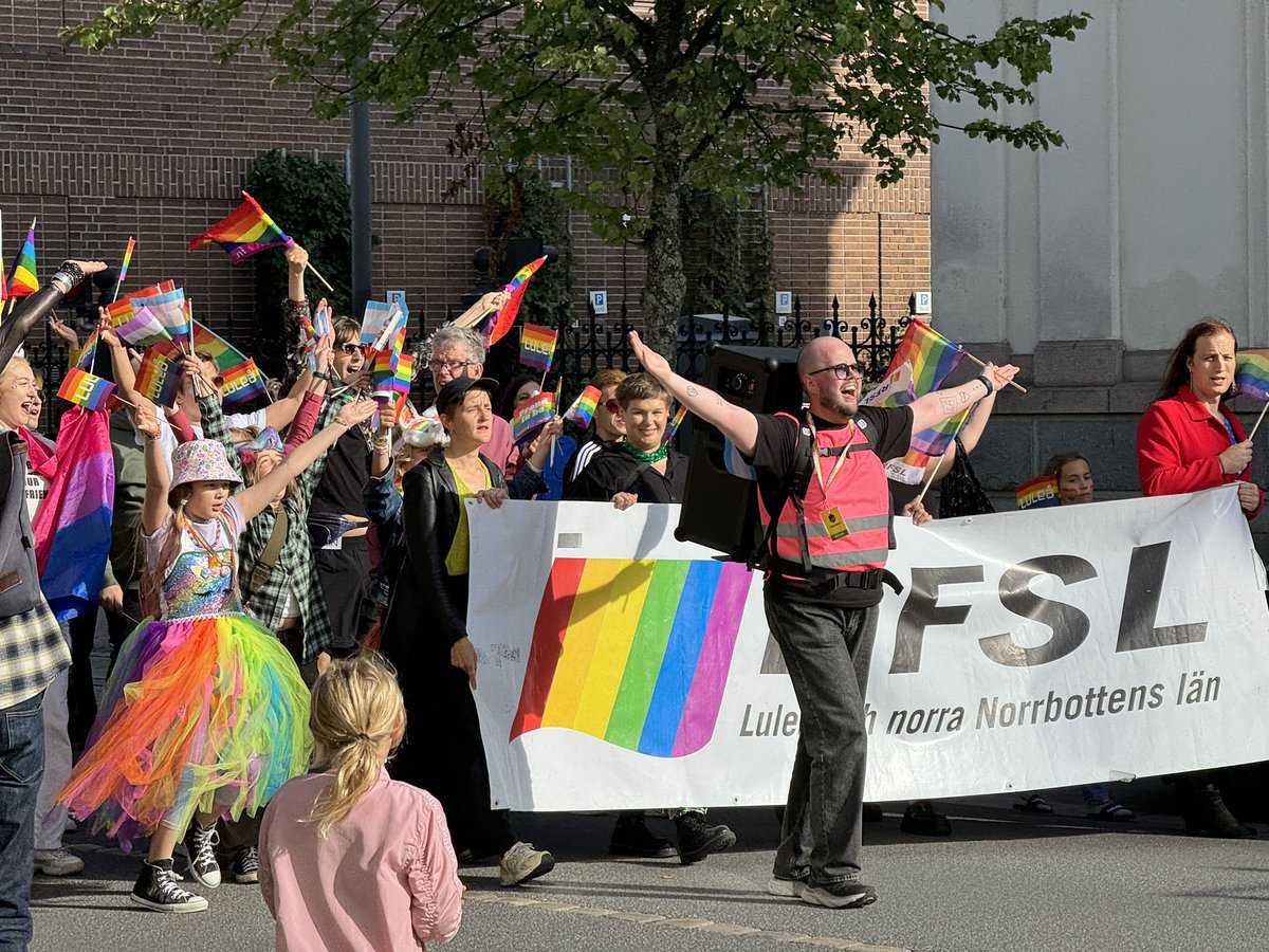 Petra Hall tweet media